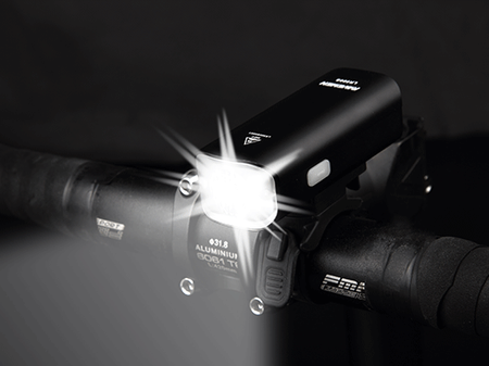 Lampa Przód Ravemen LR500S Black