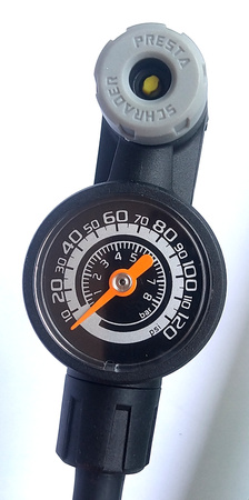 Pompka GIYO Podłogowa GF-37P z man.120 PSI FV/AV