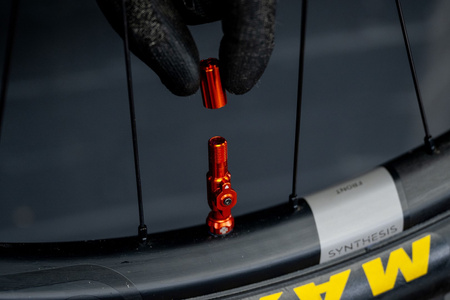 WENTYLE MUC-OFF TUBELESS 30MM Opal Bezrdzeniowe