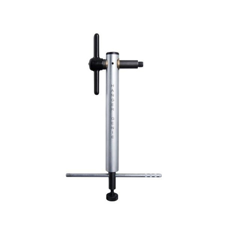 Przyrząd do prostowania haków w ramie Unior